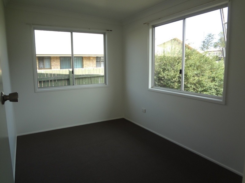 8 Hamilton Street, Newtown QLD 4350