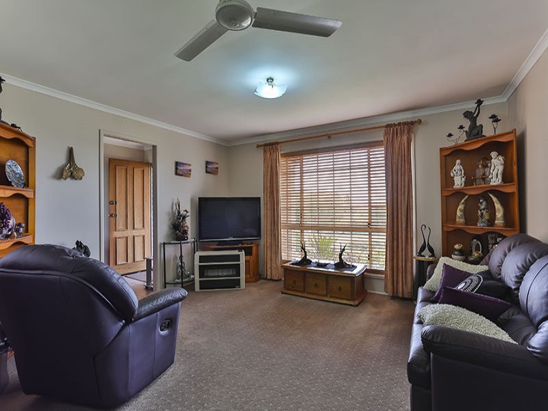 23 Armstrong Street, Wilsonton QLD 4350
