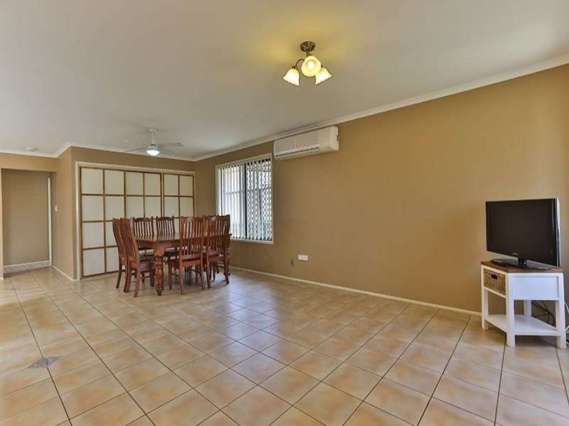 13 Batch Court, Harristown QLD 4350