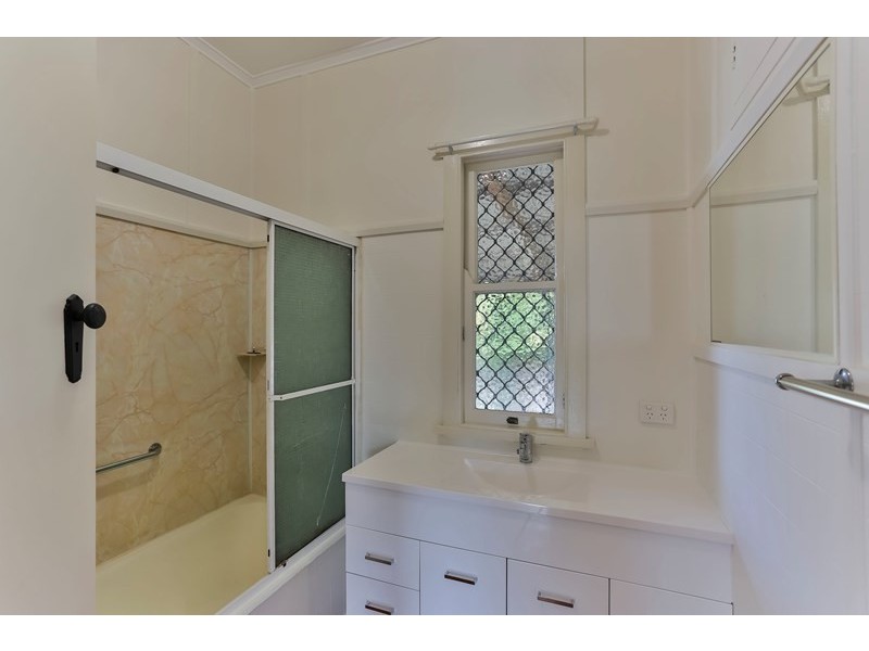 34 Glenvale Road, Harristown QLD 4350