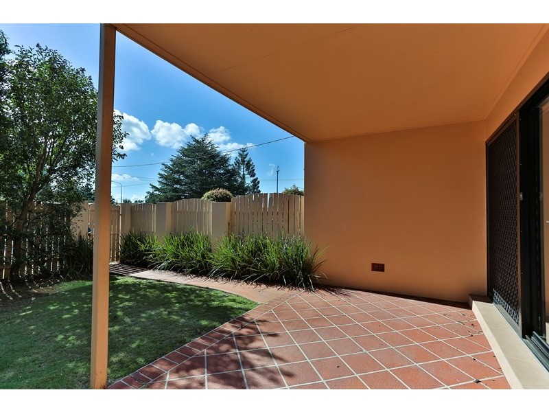 2/4 Scott Street, East Toowoomba QLD 4350