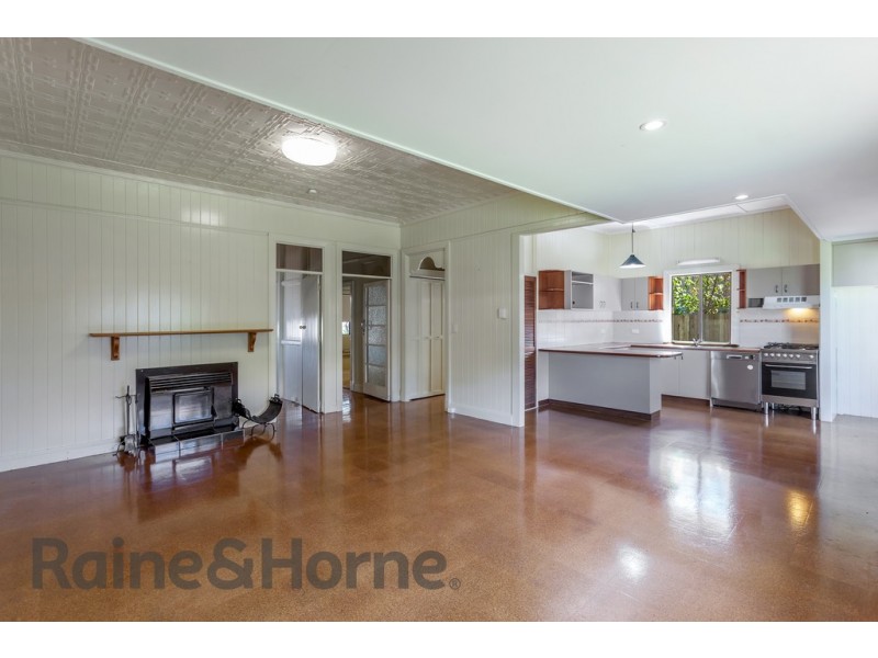 10 Listohan Street, North Toowoomba QLD 4350