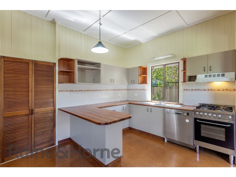 10 Listohan Street, North Toowoomba QLD 4350