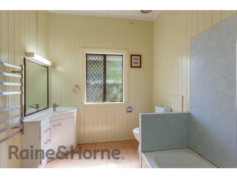 10 Listohan Street, North Toowoomba QLD 4350