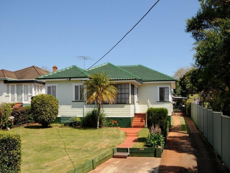 25 Drayton Road, Harristown QLD 4350