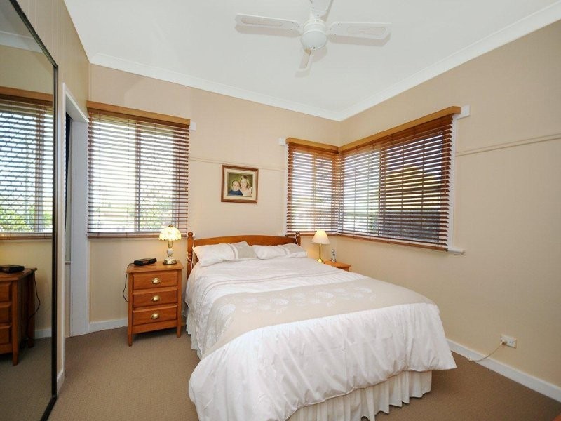25 Drayton Road, Harristown QLD 4350