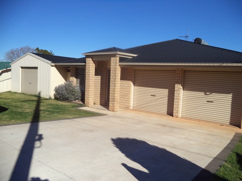 14 Trapp Street, Rockville QLD 4350