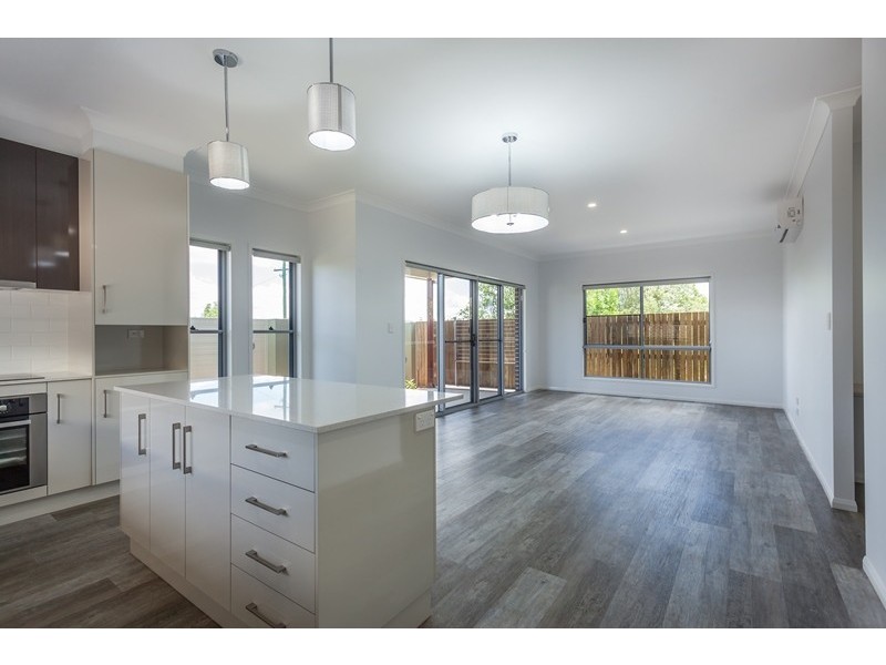 1/126 Long Street, Centenary Heights QLD 4350