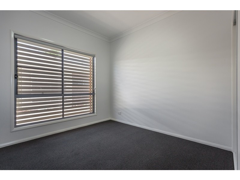 1/126 Long Street, Centenary Heights QLD 4350