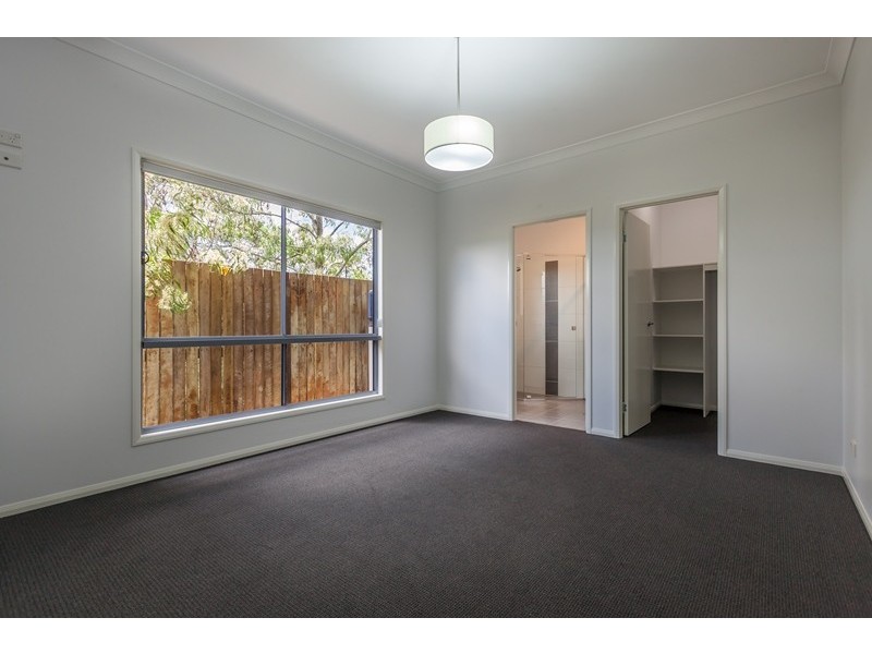 1/126 Long Street, Centenary Heights QLD 4350