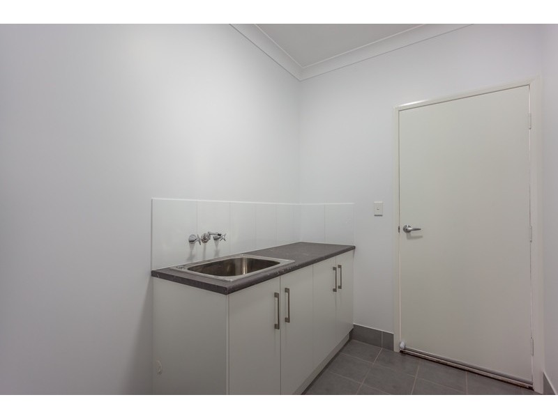 1/126 Long Street, Centenary Heights QLD 4350