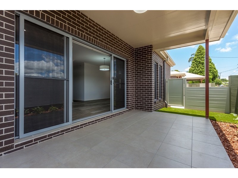 1/126 Long Street, Centenary Heights QLD 4350