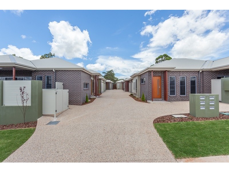 1/126 Long Street, Centenary Heights QLD 4350