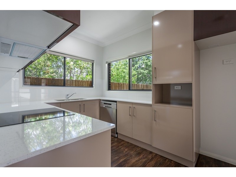 2/126 Long Street, Centenary Heights QLD 4350