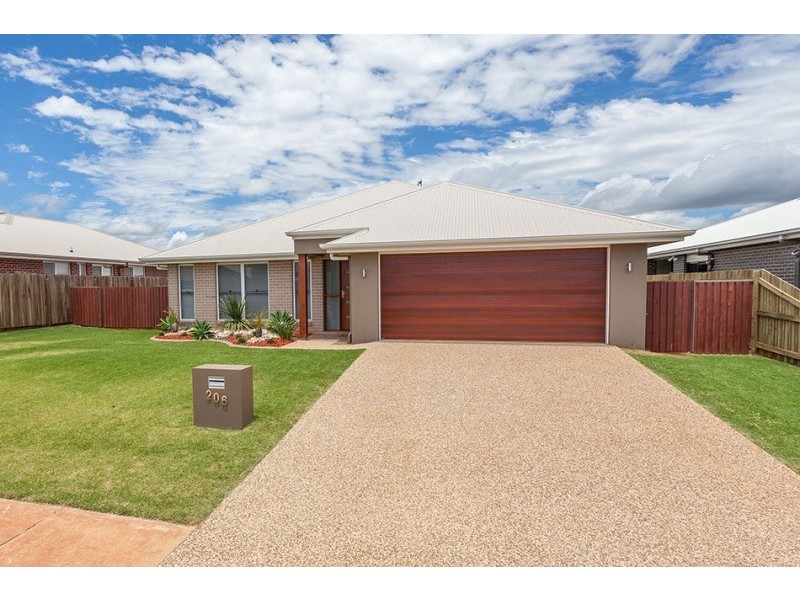 206 Nelson Street, Kearneys Spring QLD 4350