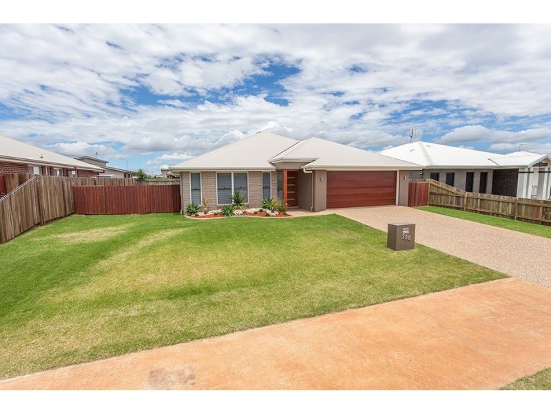 206 Nelson Street, Kearneys Spring QLD 4350