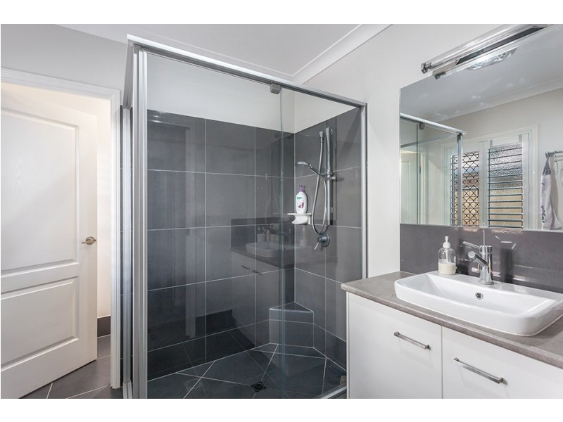 208 Nelson Street, Kearneys Spring QLD 4350