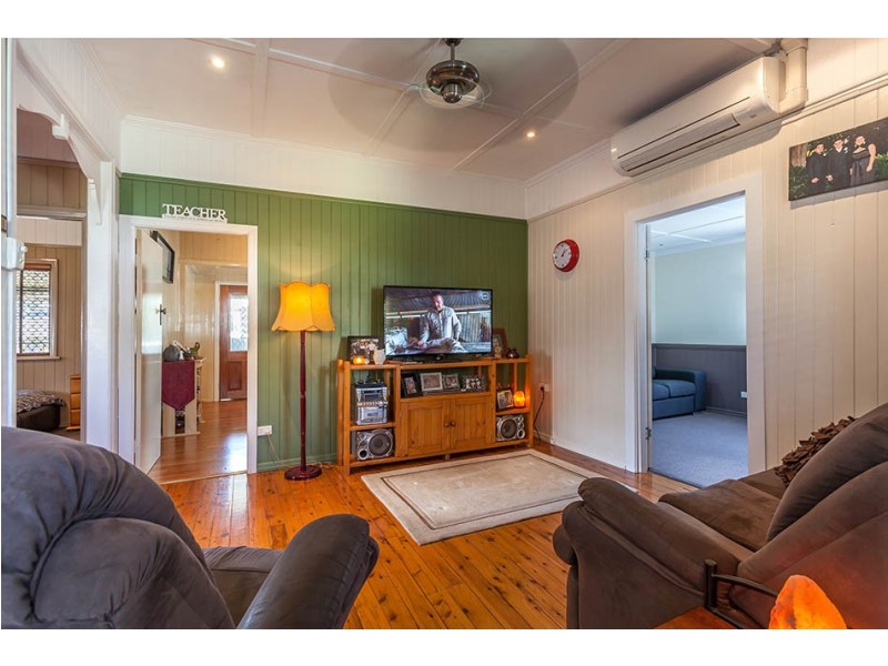 179 Jellicoe Street, Newtown QLD 4350