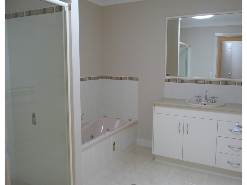 2/40 Cohoe Street, Rangeville QLD 4350