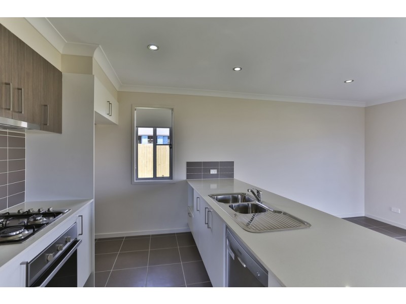 15 Wandoo Crescent, Westbrook QLD 4350