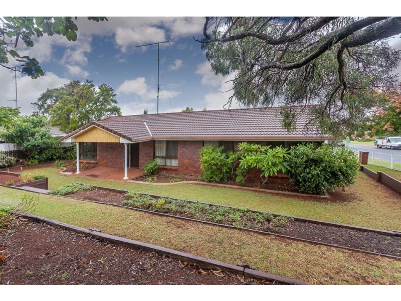2 Croydon Street, Harristown QLD 4350