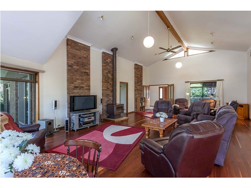 18 Merlin Court, Preston QLD 4352