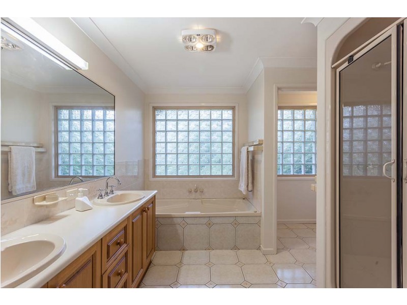 18 Merlin Court, Preston QLD 4352