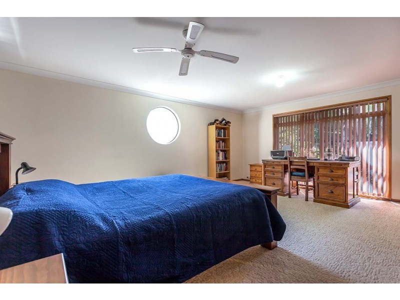 18 Merlin Court, Preston QLD 4352