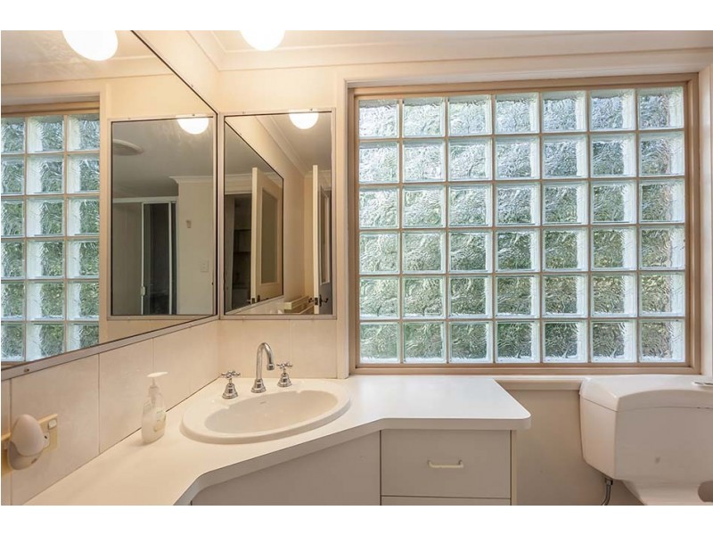 18 Merlin Court, Preston QLD 4352