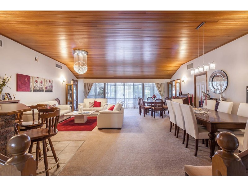 7 Lorna Court, Centenary Heights QLD 4350