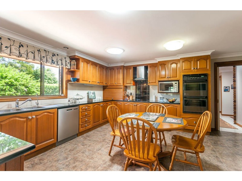 7 Lorna Court, Centenary Heights QLD 4350