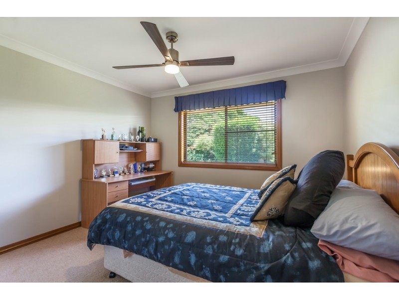 7 Lorna Court, Centenary Heights QLD 4350