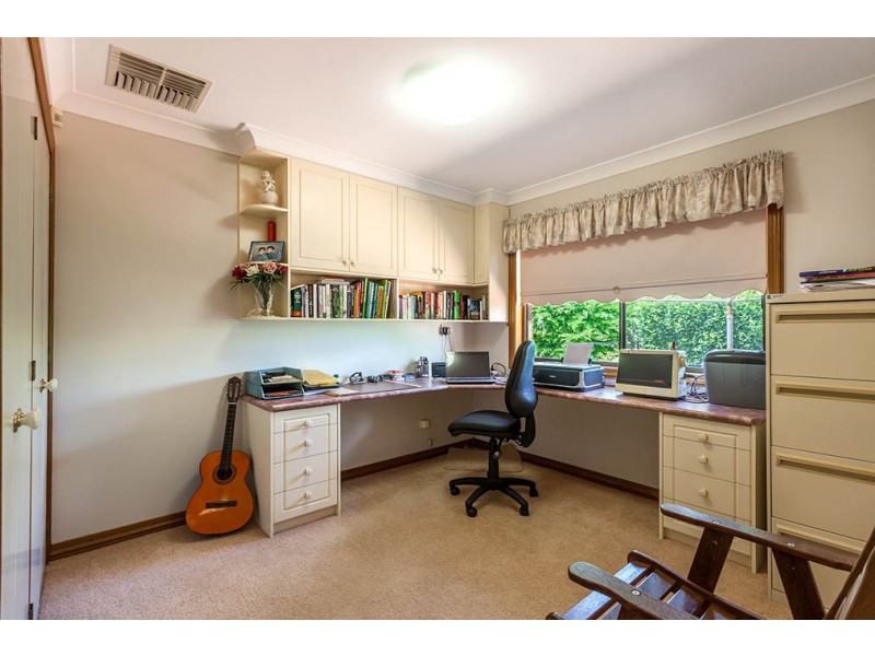 7 Lorna Court, Centenary Heights QLD 4350