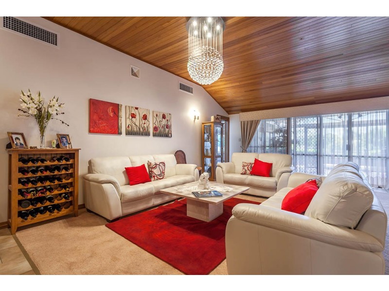 7 Lorna Court, Centenary Heights QLD 4350