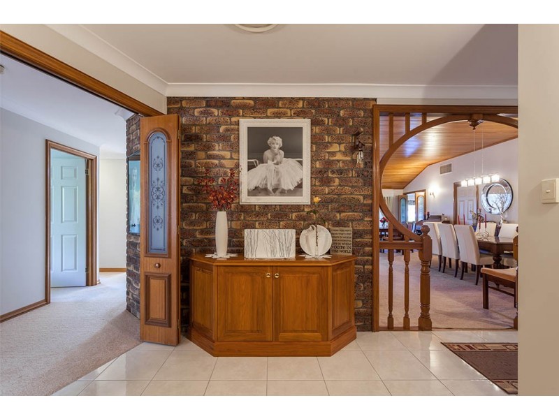 7 Lorna Court, Centenary Heights QLD 4350