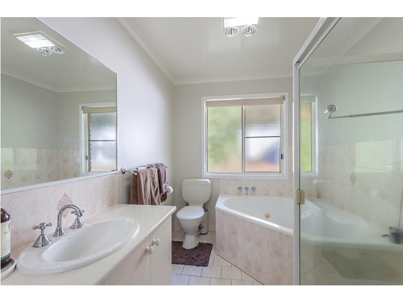 3 Petunia Close, Middle Ridge QLD 4350