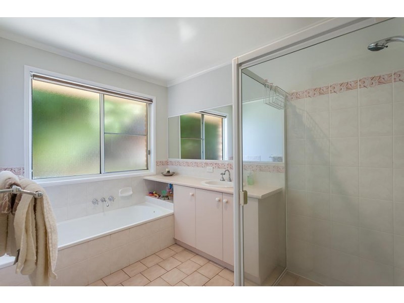 3 Petunia Close, Middle Ridge QLD 4350