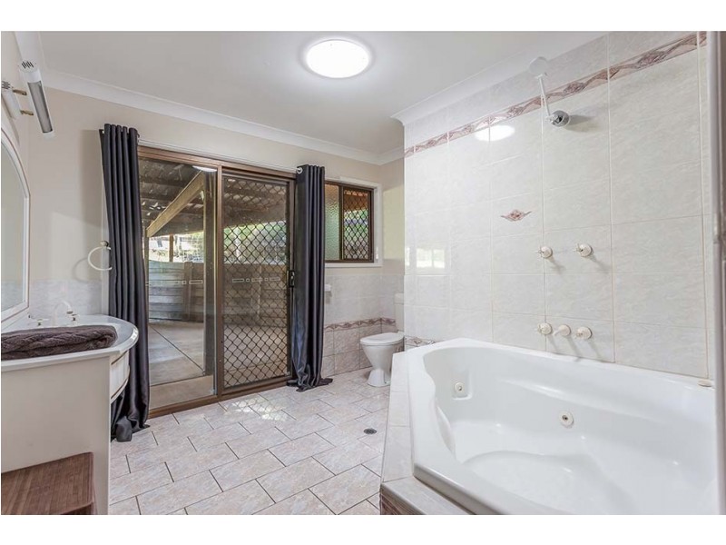 1057 Murphys Creek Road, Murphys Creek QLD 4352