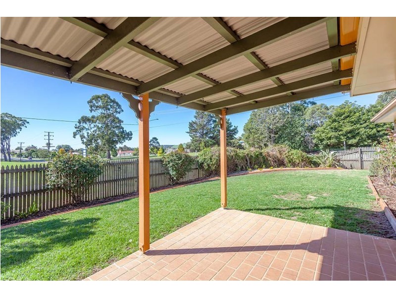 2 Nicola Street, Middle Ridge QLD 4350