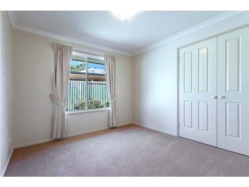2 Nicola Street, Middle Ridge QLD 4350