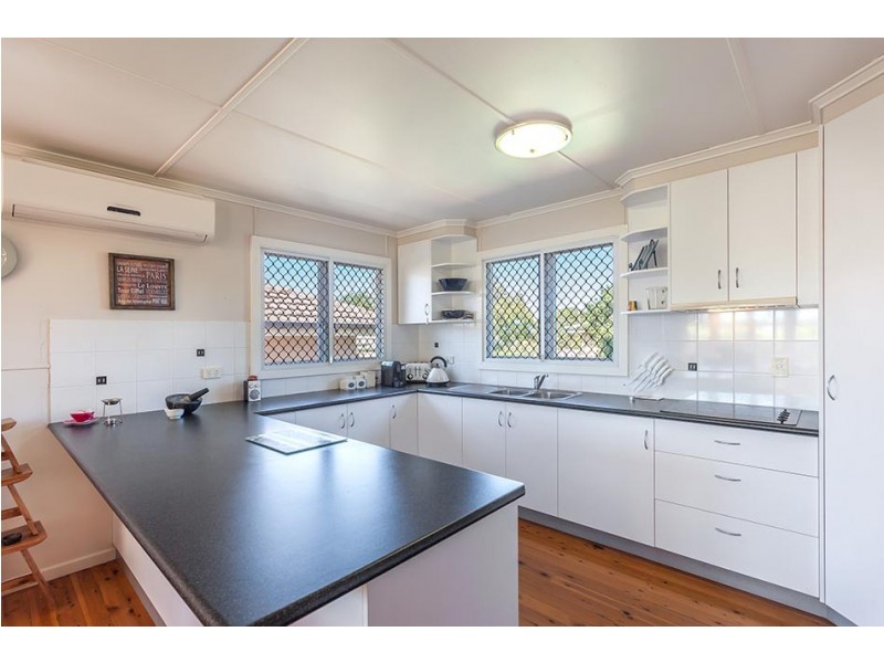 300 North Street, Rockville QLD 4350