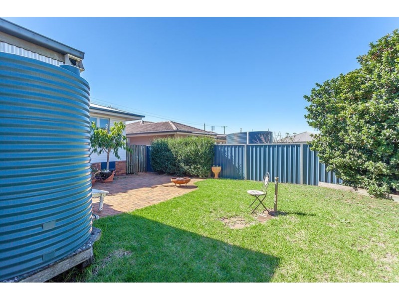300 North Street, Rockville QLD 4350