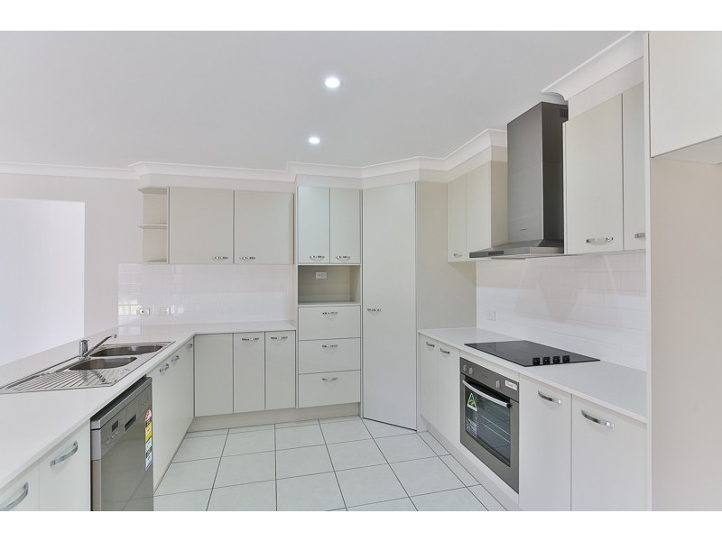 7 Maculan Crescent, Westbrook QLD 4350