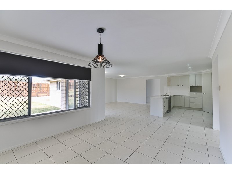 7 Maculan Crescent, Westbrook QLD 4350