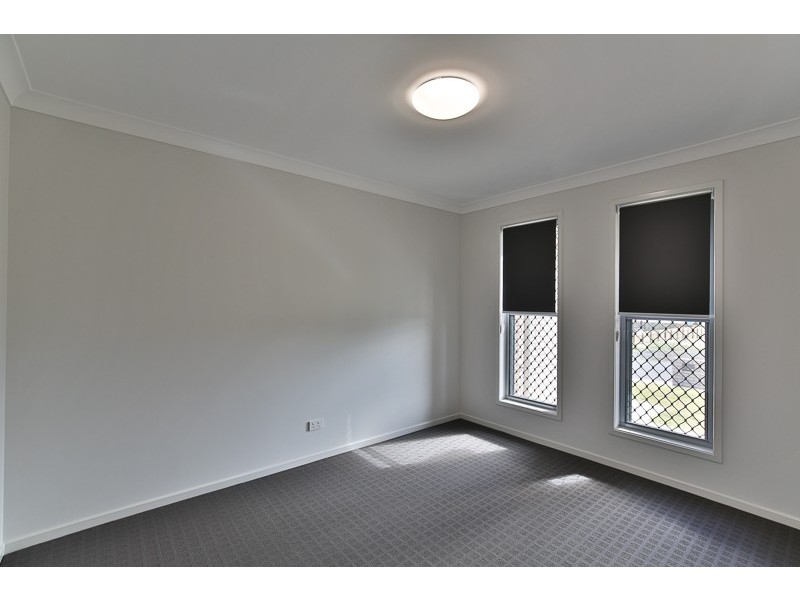 7 Maculan Crescent, Westbrook QLD 4350