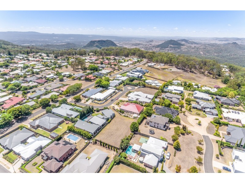 12 Courtney Close, Rangeville QLD 4350