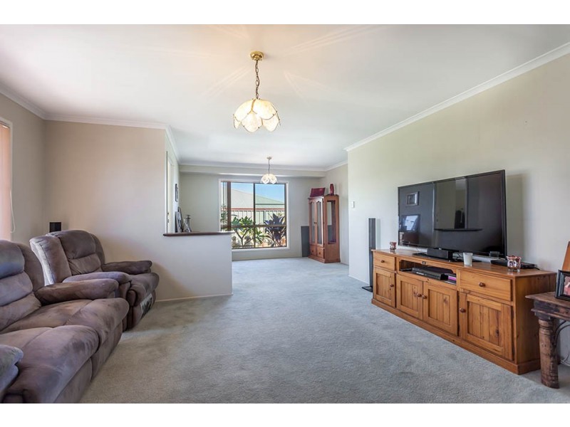 9 Navajo Street, Wilsonton QLD 4350