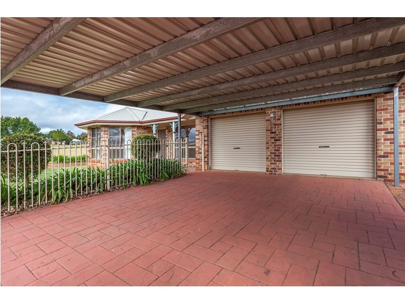 22 Osborne Court, Kearneys Spring QLD 4350