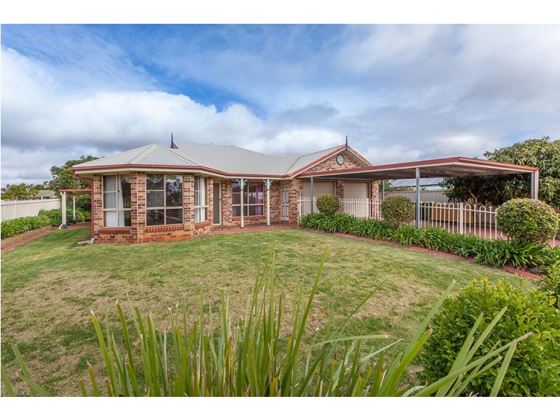 22 Osborne Court, Kearneys Spring QLD 4350