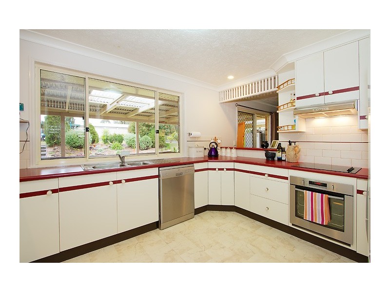 15 Carys Road, Glenvale QLD 4350